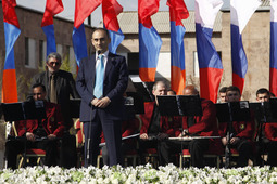 Вардан Арутюнян на церемонии закладки капсулы в фундамент учебно-спортивного комплекса