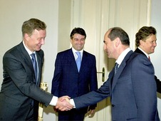 К.Карапетян и представители «Газпрома» в резиденции президента РА