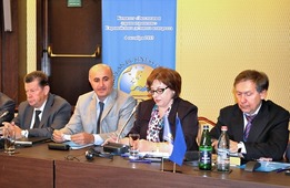 октябрь 2013 г., Цахкадзор, заседание рабочего комитета «Экология и здравоохранение» ЕДК