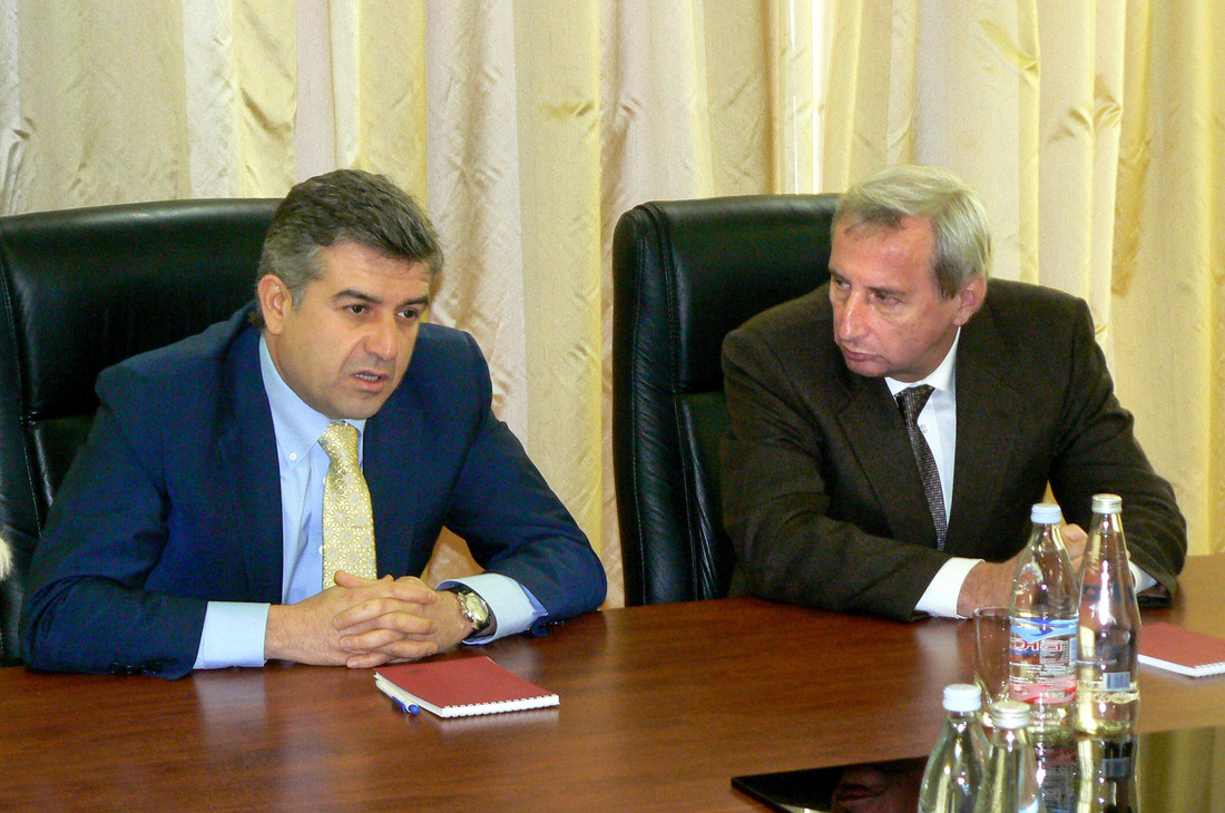Карен Карапетян и Вячеслав Коваленко (справа)