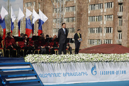 Алексей Миллер на церемонии закладки капсулы в фундамент учебно-спортивного комплекса