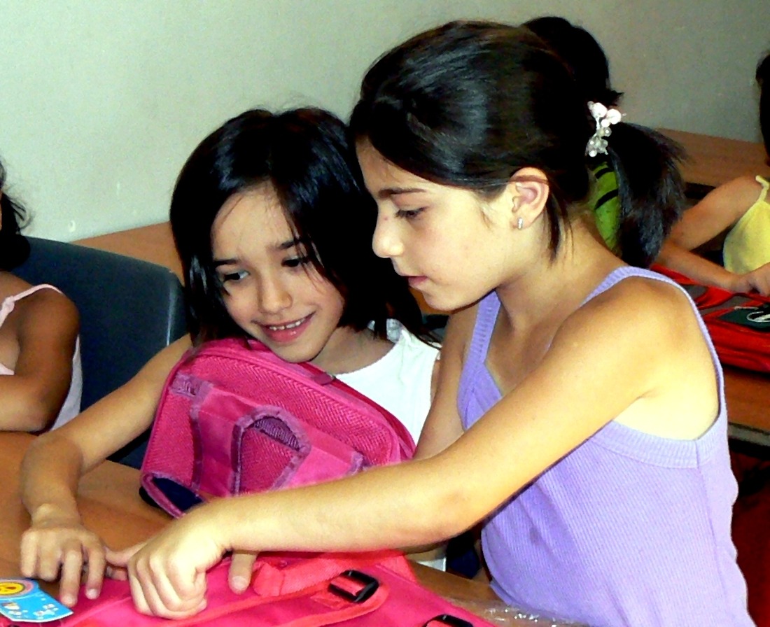 Раздача подарков в детских домах Армении